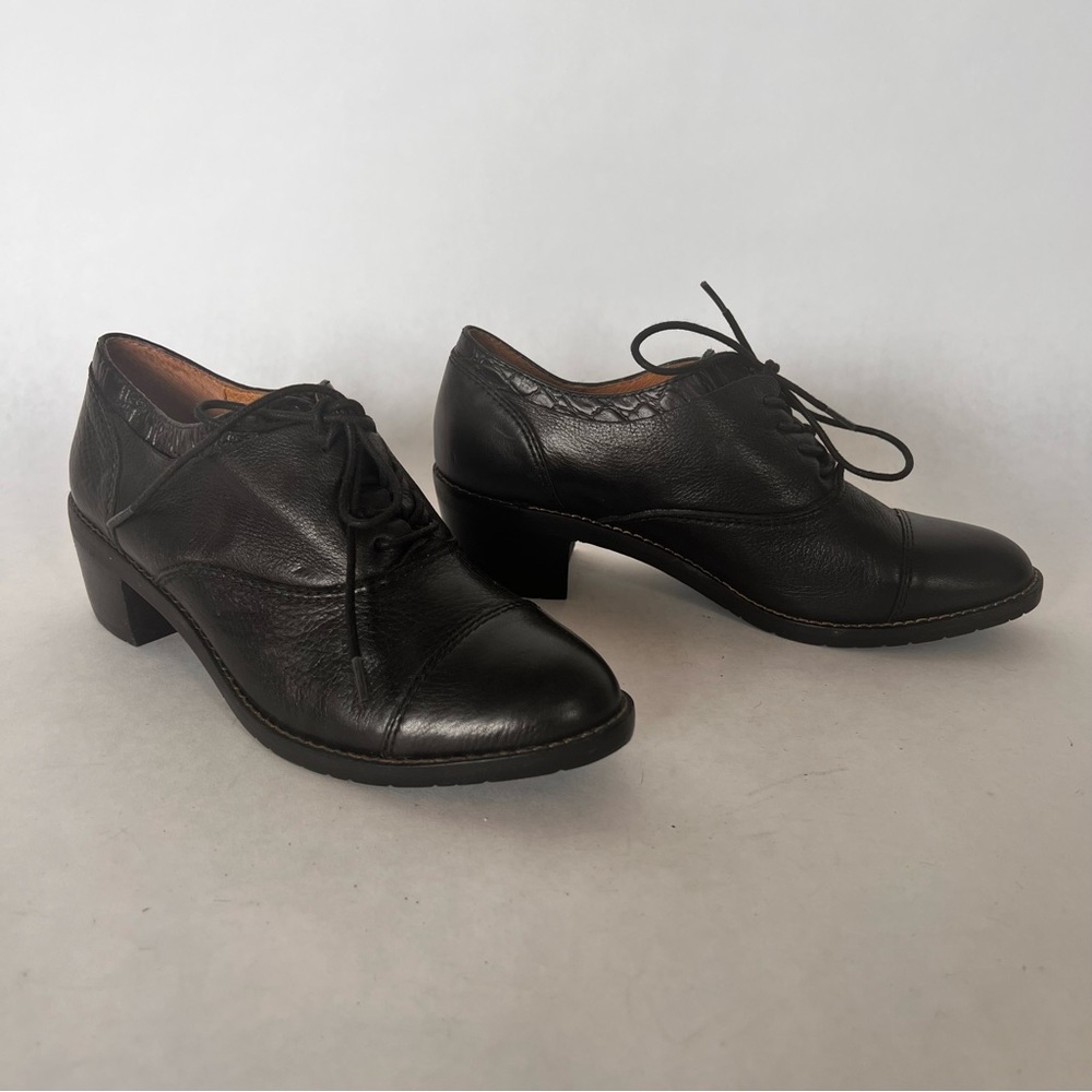 Sofft Black Leather Lace-Up Heeled Oxfords